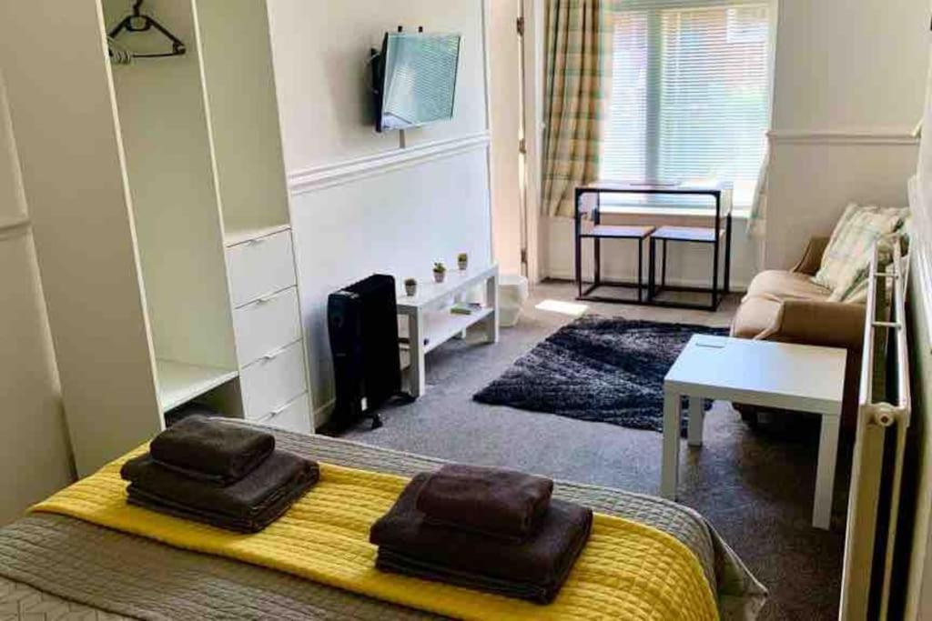 1Studio Avenue House 스카버러 외부 사진